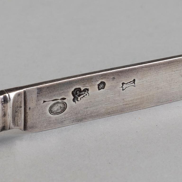 22 pieces silver and mother of pearl 1780s cuttlery, Stockholm and Paris.