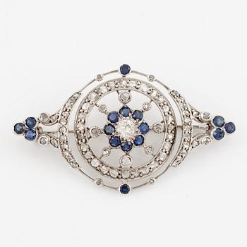 Brooch 14K white gold with sapphires and old-cut and rose-cut diamonds.