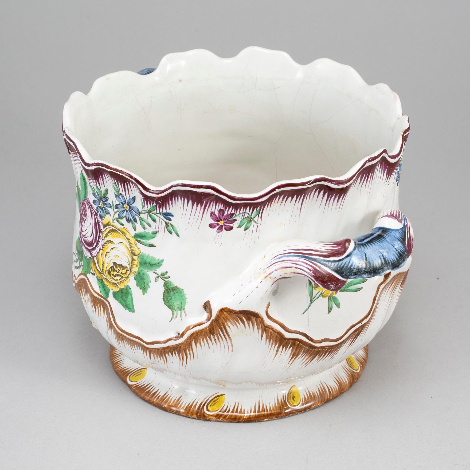 A Swedish Marieberg wine cooler, 18th Century.