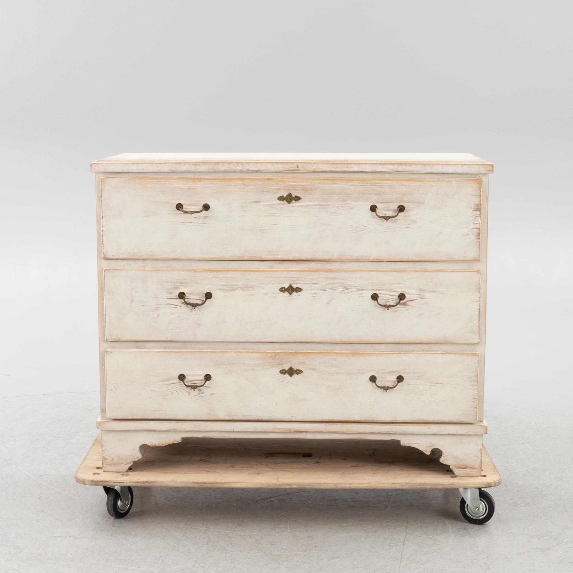 Chest of drawers, 19th century.