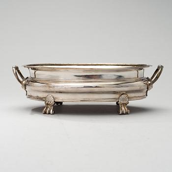 A BOWL, silver, Paris 1722-1727, Charles Cordier, weight 606 g.