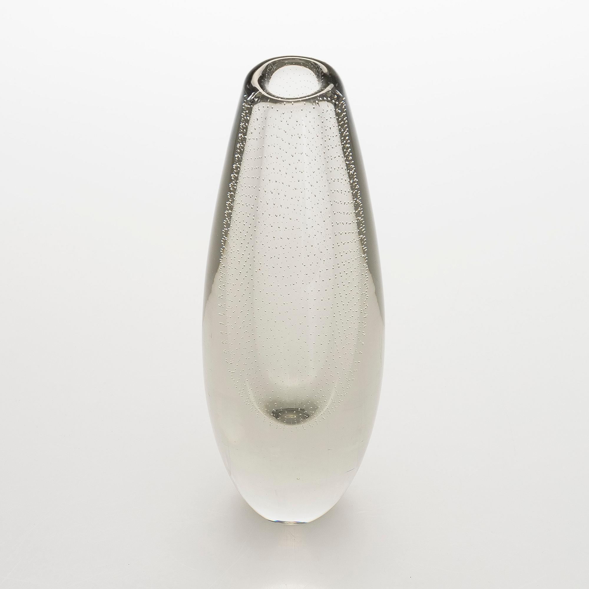 Gunnel Nyman, maljakko, malli "GN 25", signeerattu G. Nyman Nuutajärvi Notsjö.