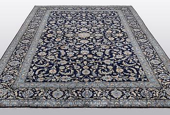 A carpat, Kashan signed Reza Torshi, ca 370 x 250 cm.