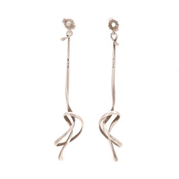 Vivianna Torun Bülow-Hübe, örhängen ett par "Forget me knot" 925 silver för Georg Jensen.