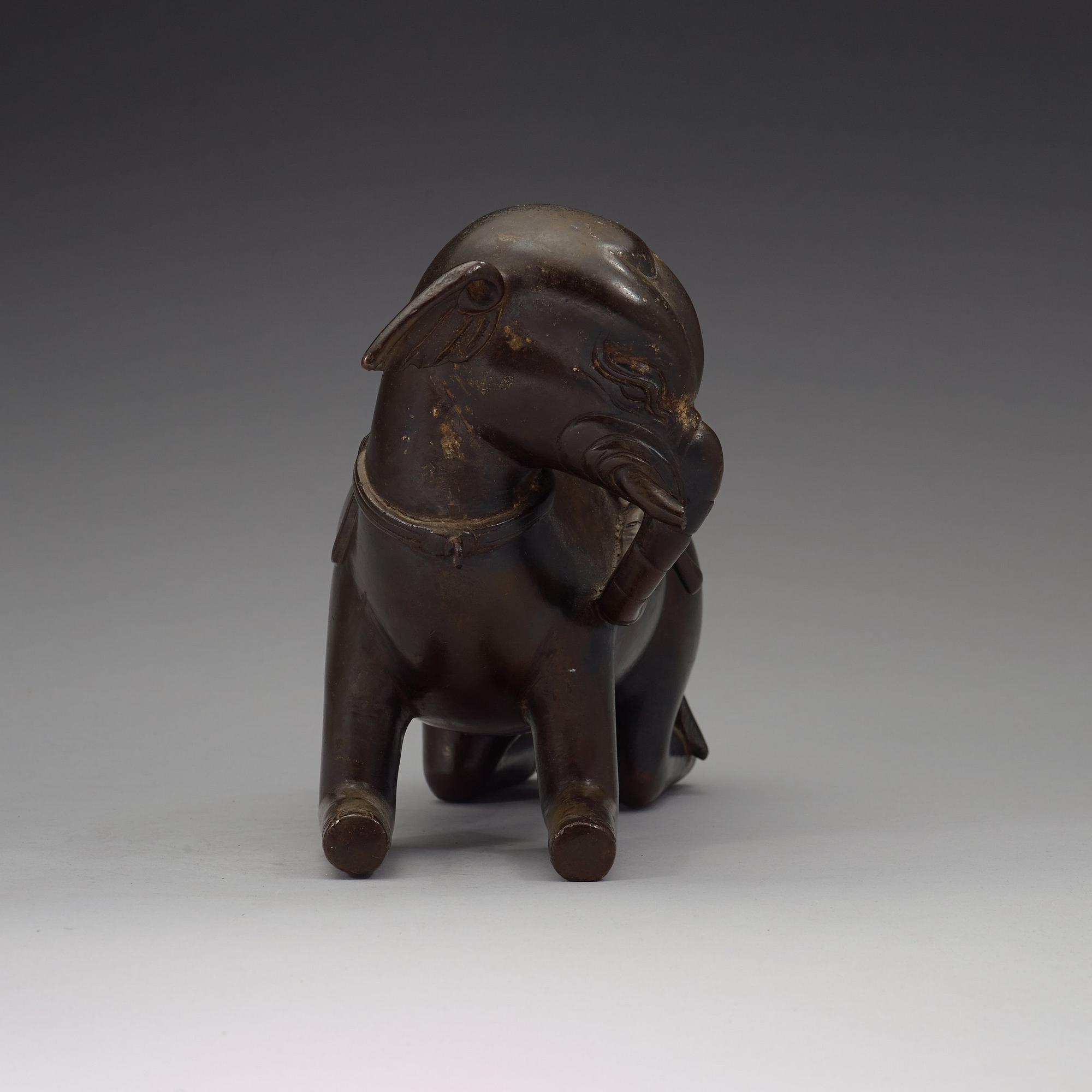 A bronze elephant censer, Qing dynasty (1644-1912).
