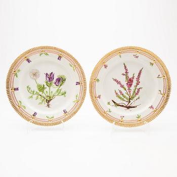 Royal Copenhagen, Plates, six pieces, (Hausmålerai), 1950s.