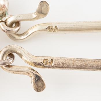 Vivianna Torun Bülow-Hübe, hänge samt örhängen, ett par, silver med rosenkvarts, för Georg Jensen.
