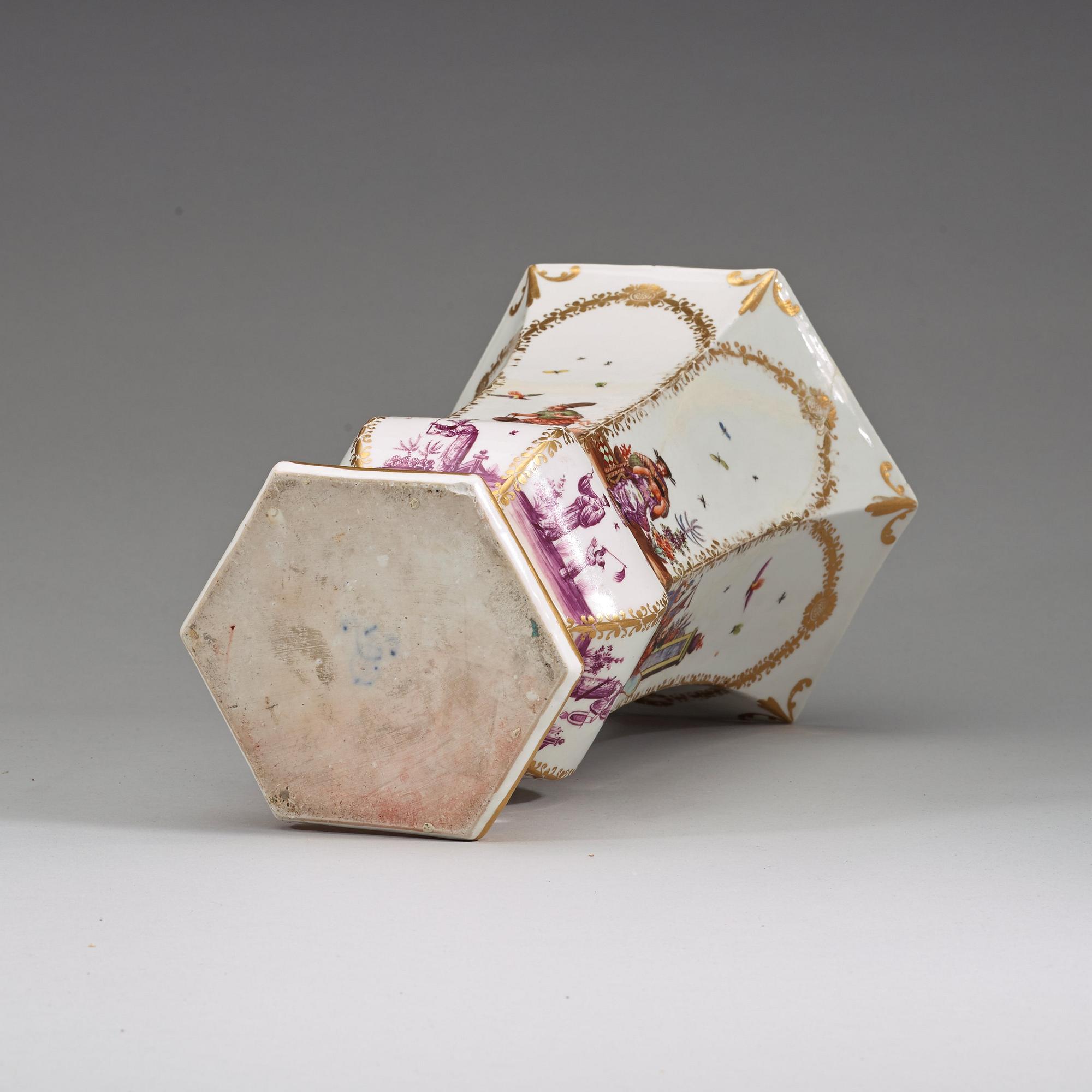 VAS, porslin. Meissen, Augustus Rex, 1720-tal.