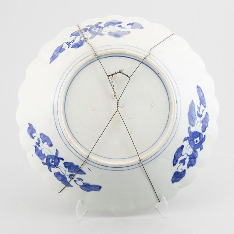 Fat, tre stycken, porslin, Japan, 1800-tal.