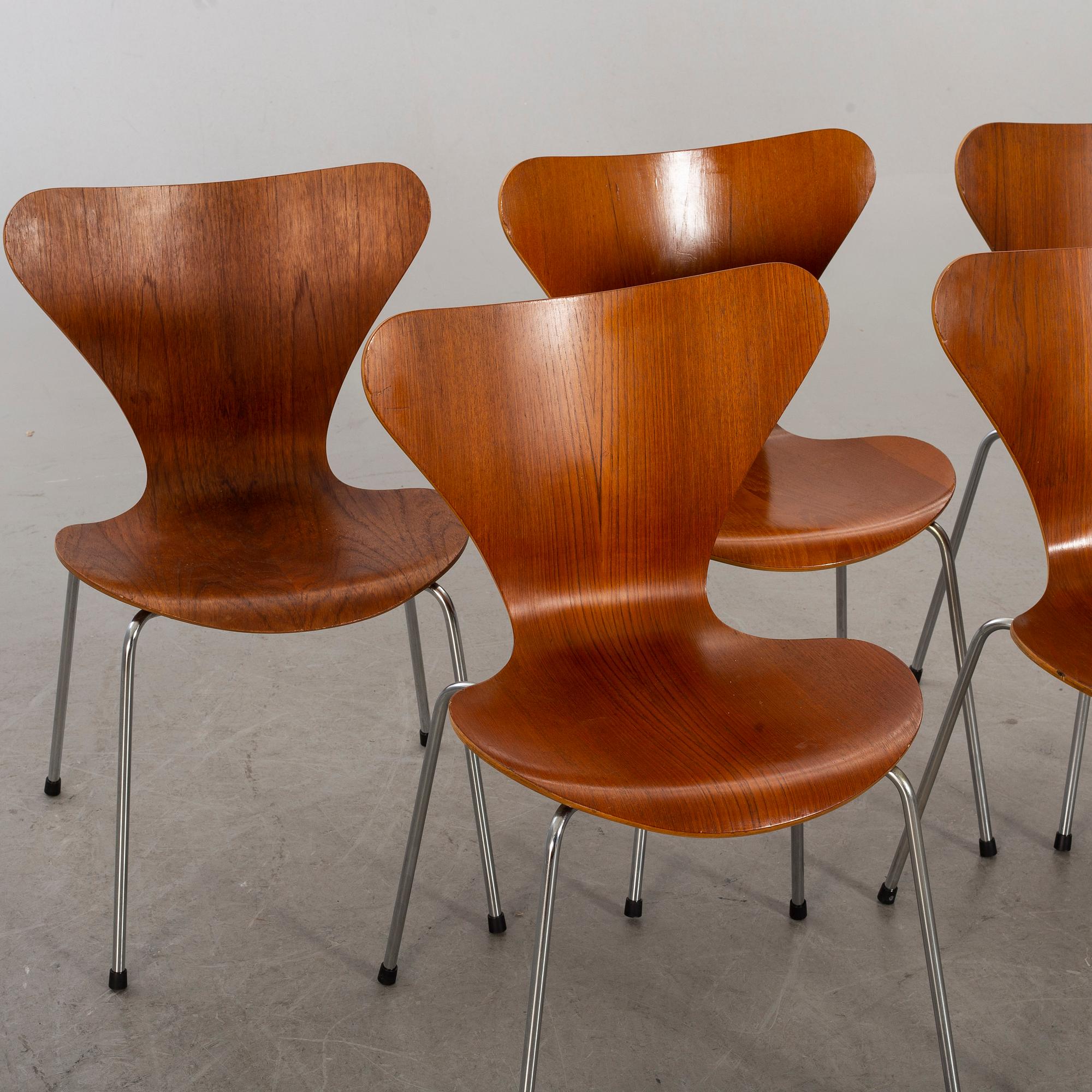 ARNE JACOBSEN, stolar 5 st "Sjuan för Fritz Hansen Danmark sent 1900-tal.