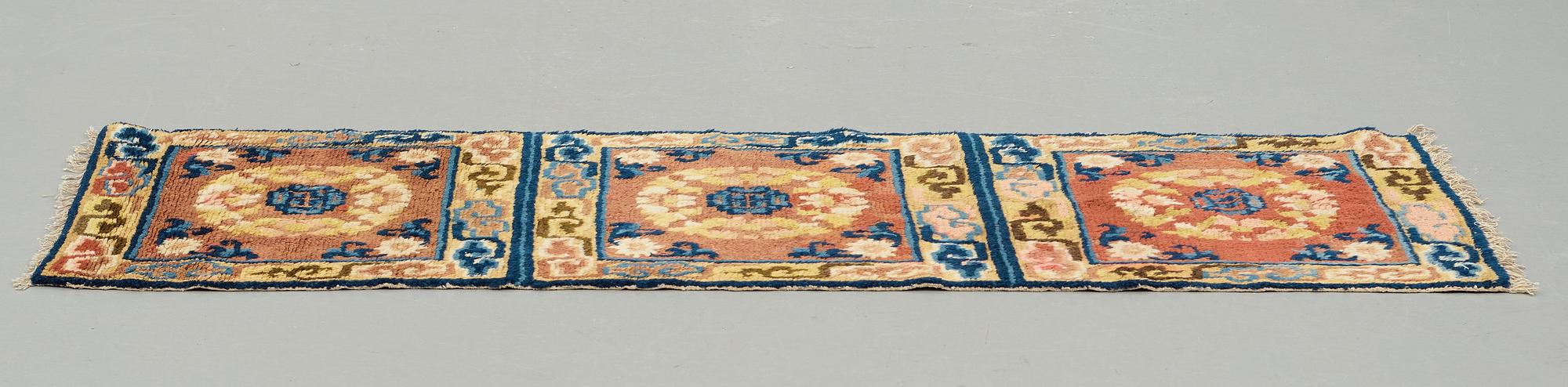 MEDITATIONSMATTA, tre rutor, antik Ningxia, Kina, Qing-dynastin, ca 166 x 58,5 cm.