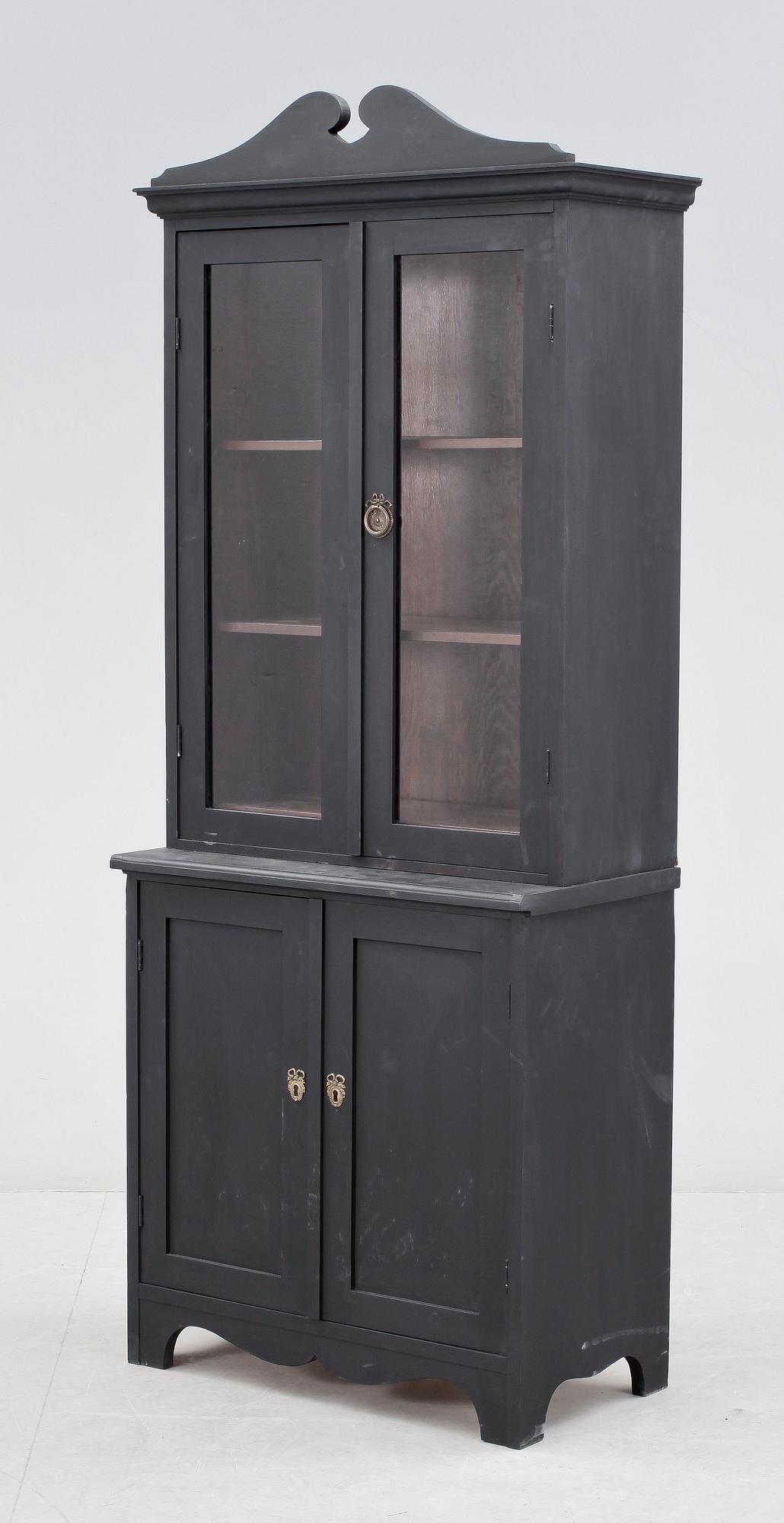 VITRINSKÅP, 1900-talets början.