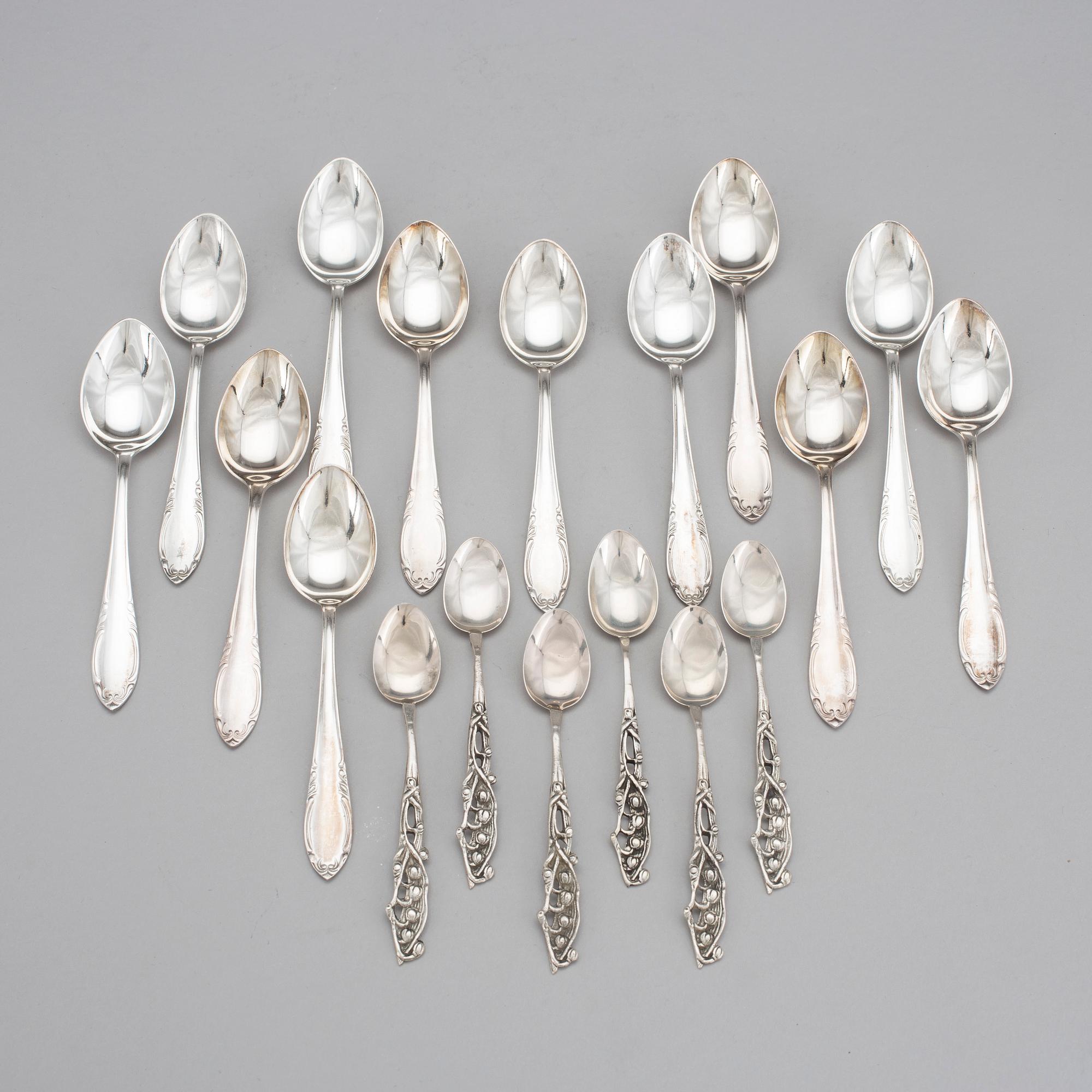 KAFFESKEDAR, 18 st, silver, bl a "Slottsbarock", 1900-tal. Vikt 241 g.