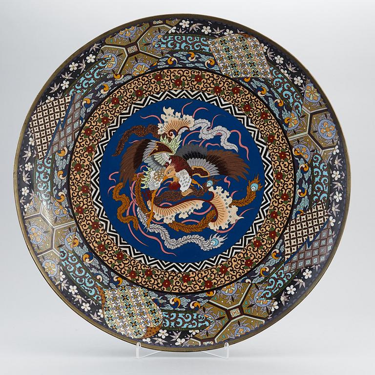 A large Japanese cloisonné dish, 20th century.