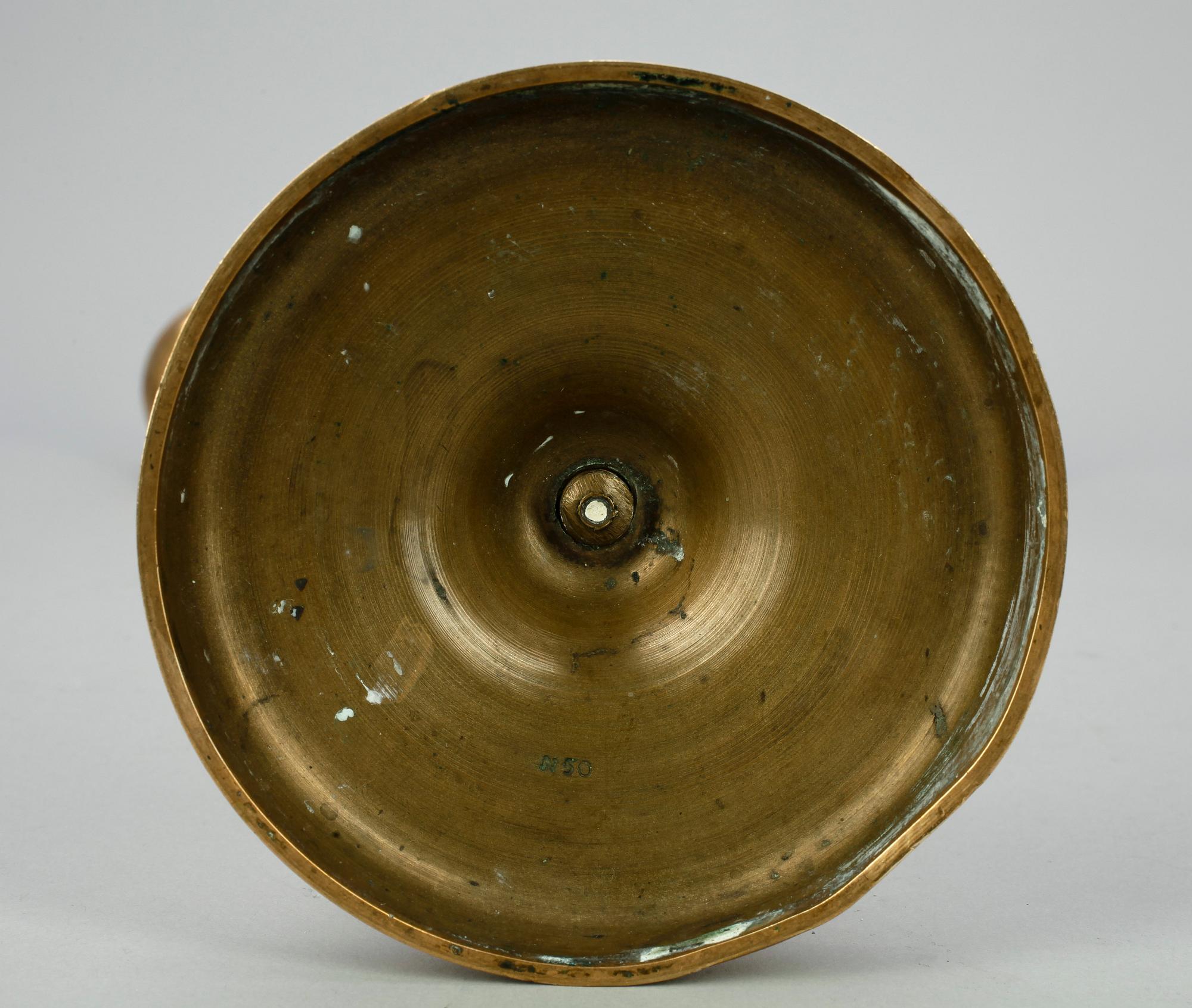 KANDELABRAR, ett par, mässing, omkring sekelskiftet 1900.