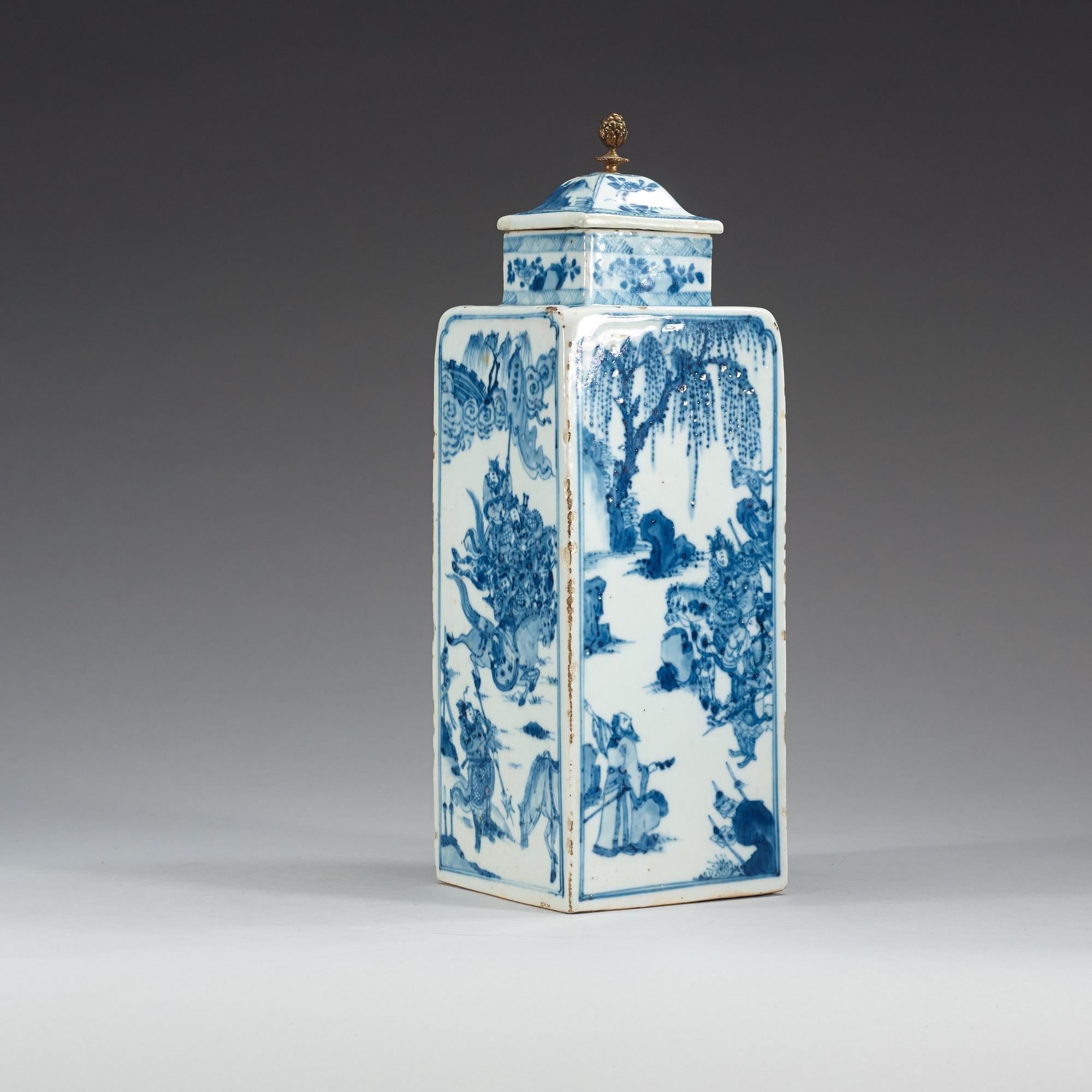 A blue and white vase with cover, Qing dynasty, early 18th Century.