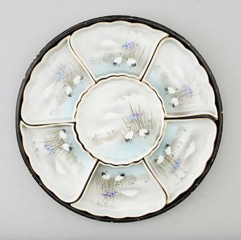 KABARET, porslin 7 delar, lackask, Japan, 1900-talets första hälft.