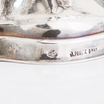 A Spanish silver bowl, maker's mark J. Perez Fernandez, and a silver salt cellar, Platería López, Madrid.