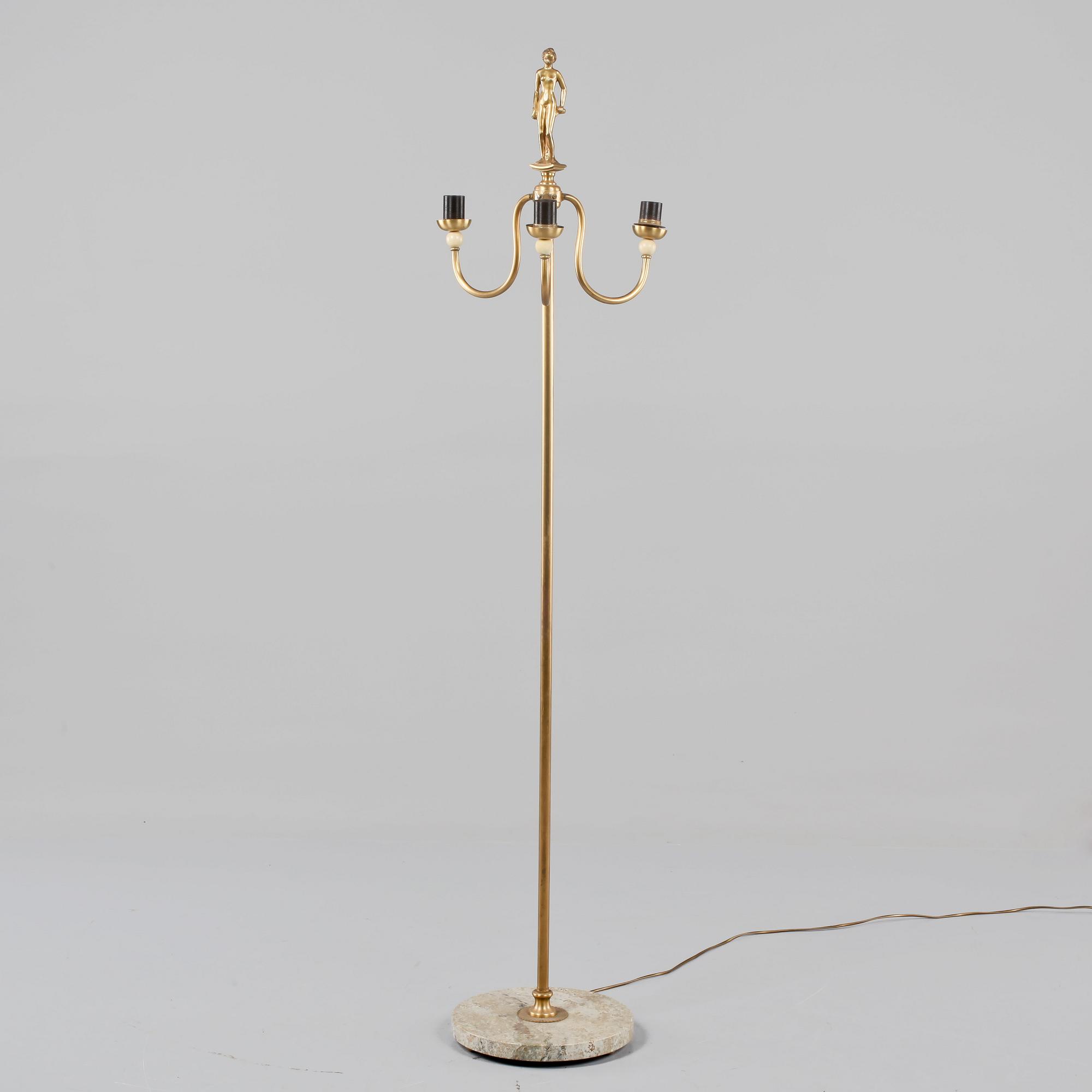 GOLVLAMPA, omkring 1900-talets mitt.