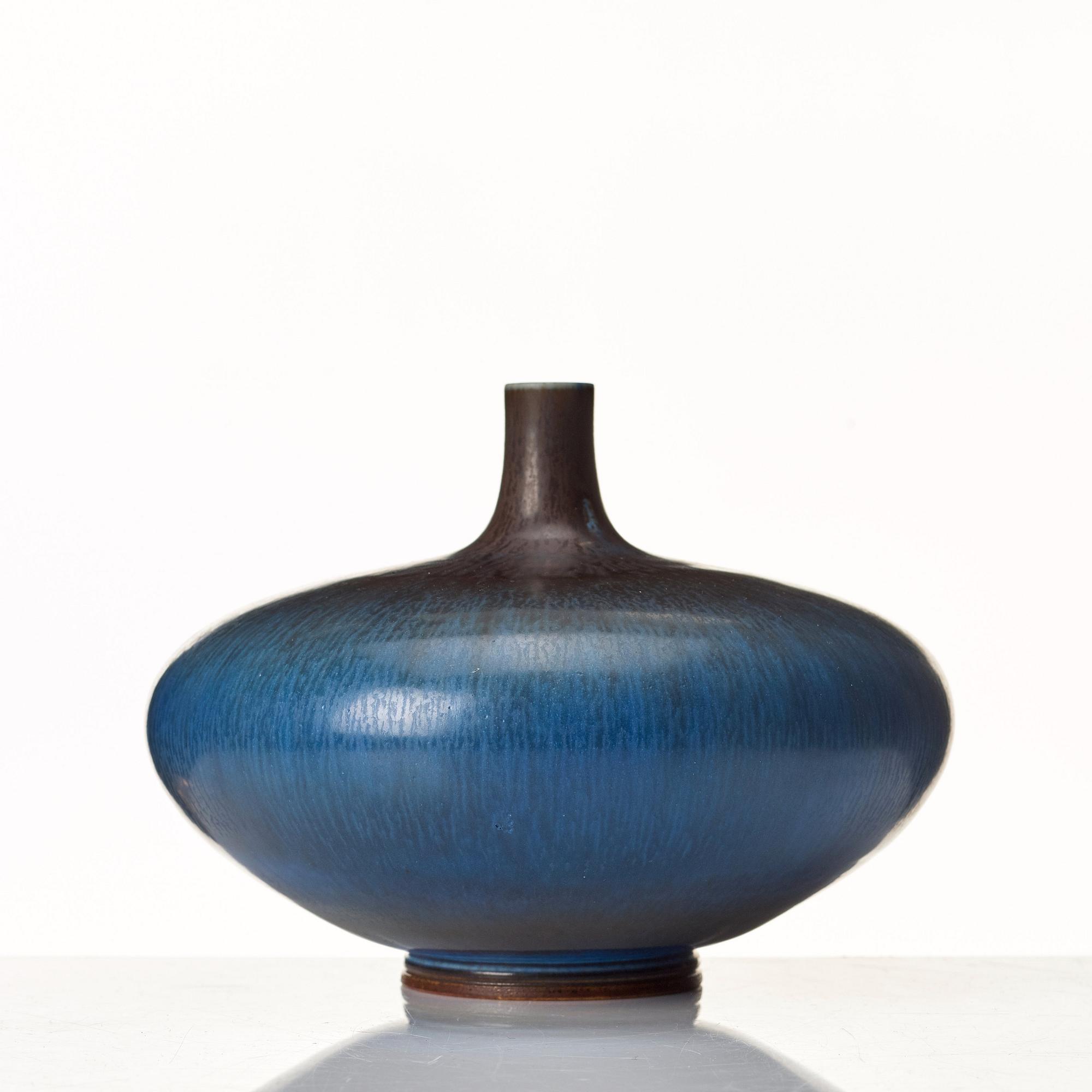 Berndt Friberg, a stoneware vase, Gustavsberg studio, Sweden 1969.