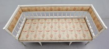 SOFFA, sengustaviansk, omkring år 1800.