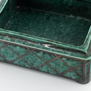 Wilhelm Kåge, vas, ask samt fat, stengods, "Argenta", Gustavsberg.