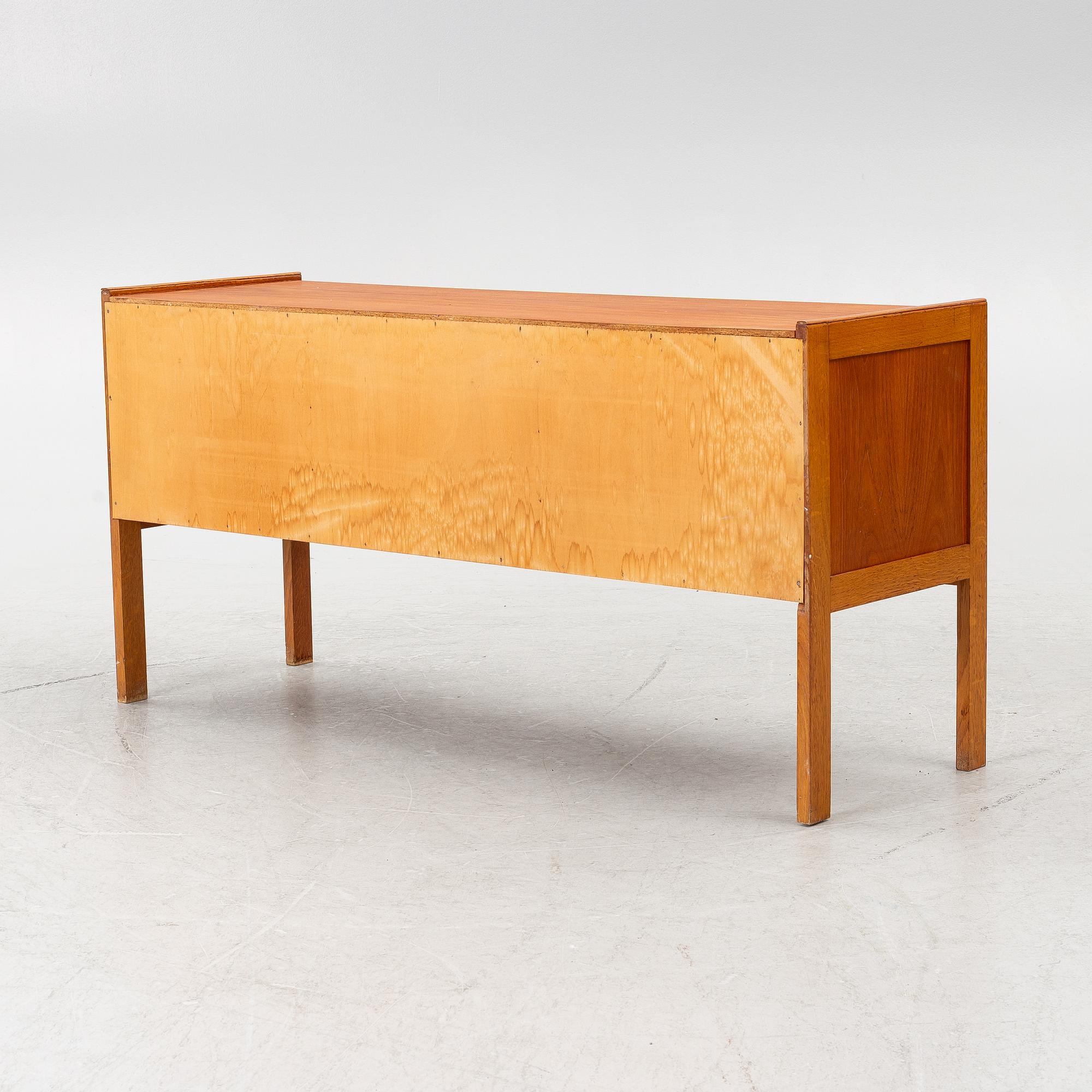 Sideboard, 1900-talets mitt.