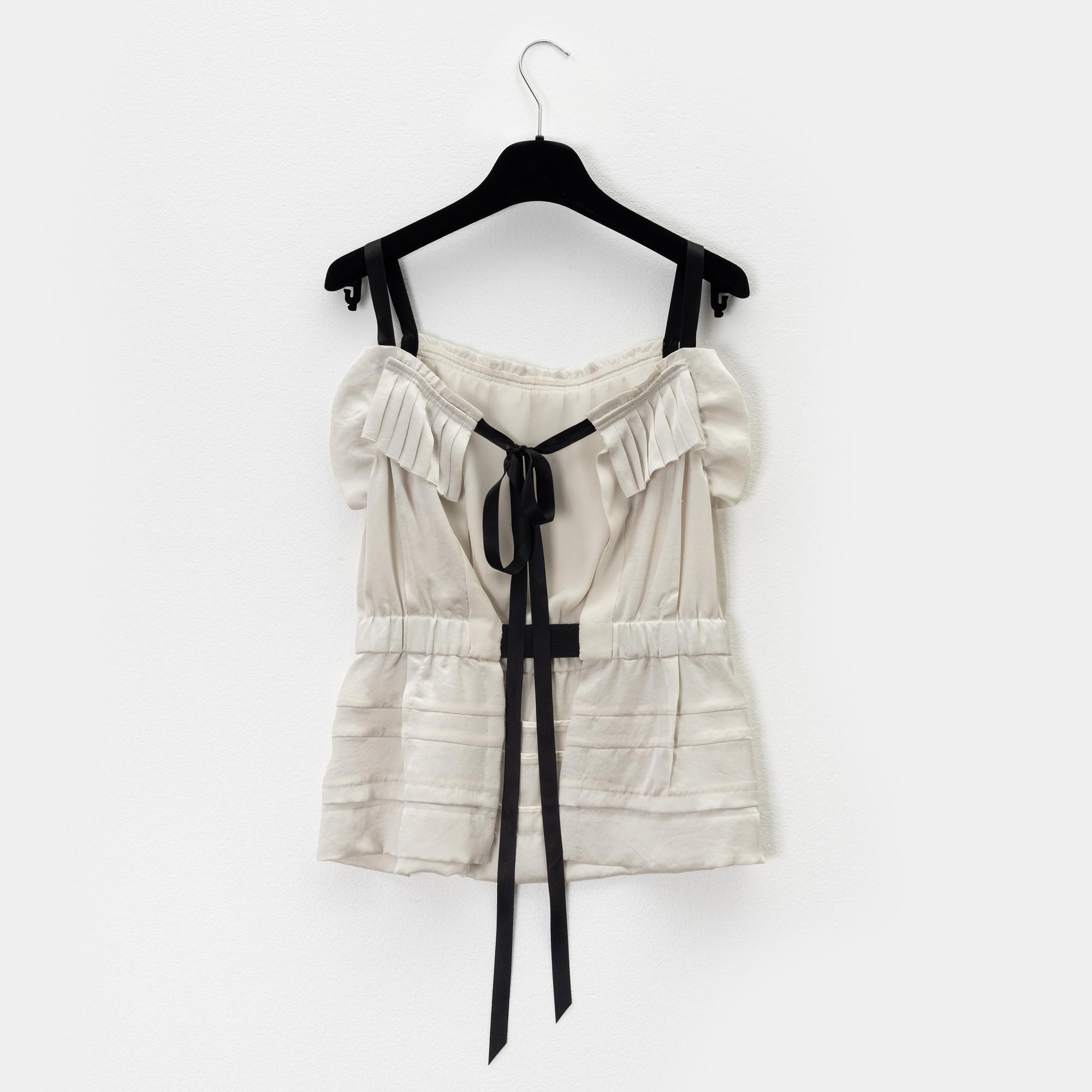 Marc Jacobs, a flounce top, size 2.