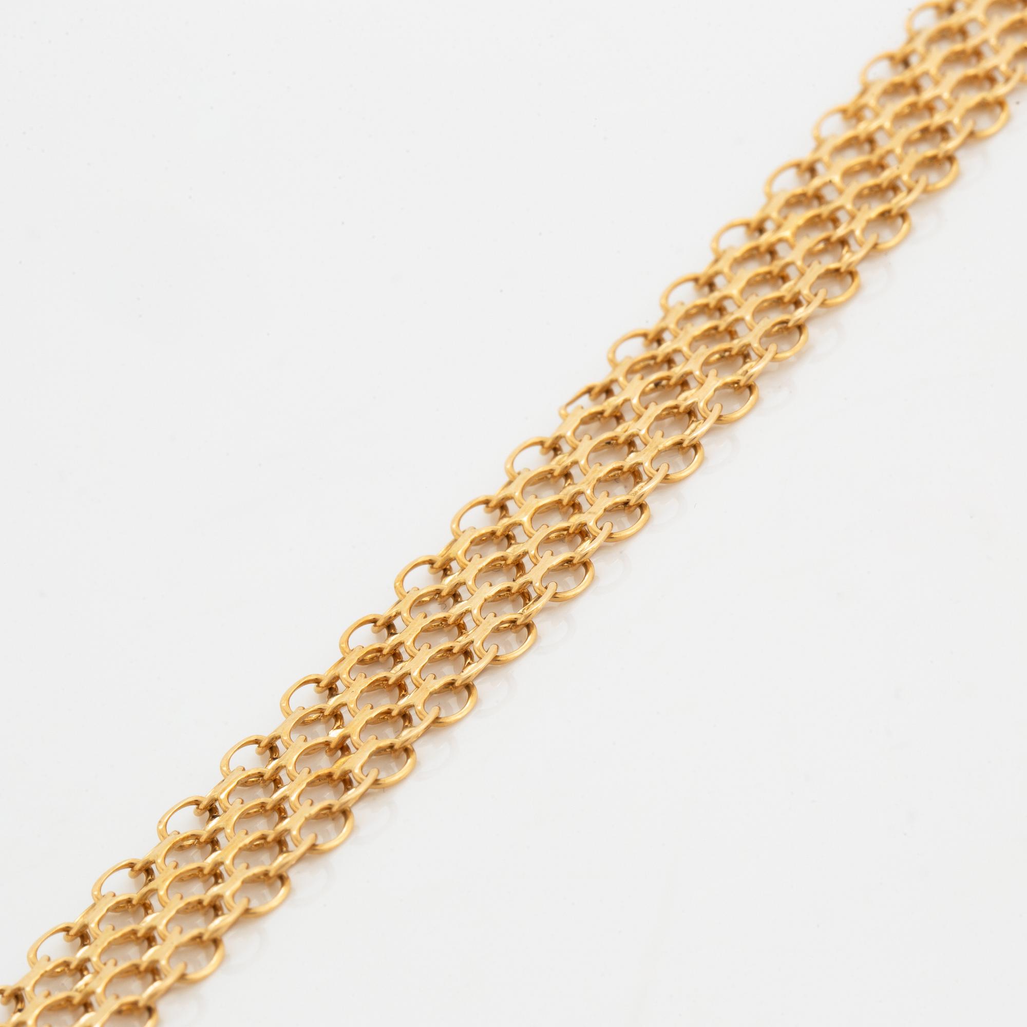 18K gold bracelet.