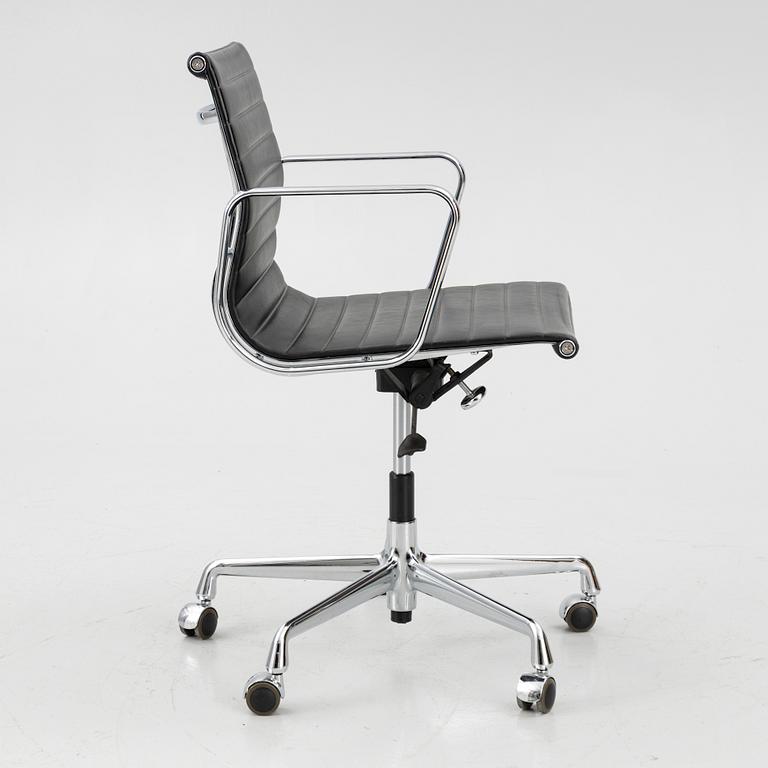 Charles & Ray Eames, an office swivel chair, "EA117", Vitra.