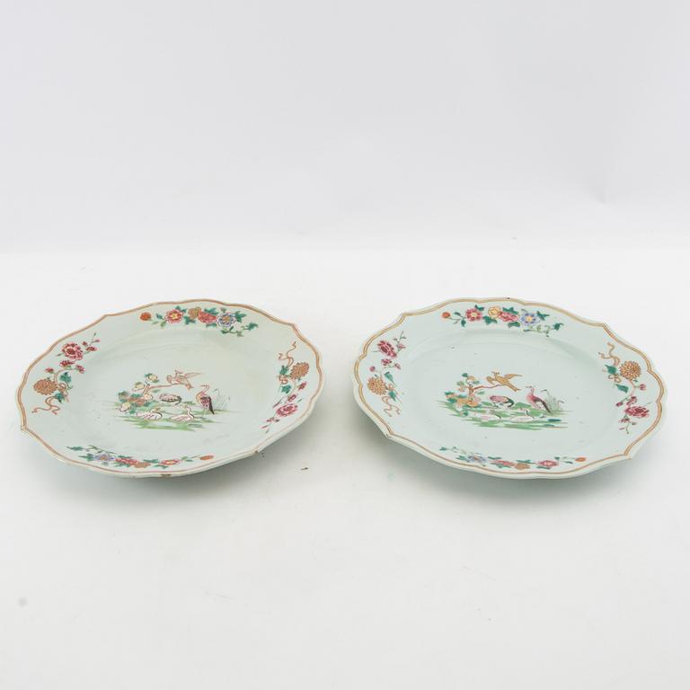 Service pieces 5 pcs China 18th century porcelain.