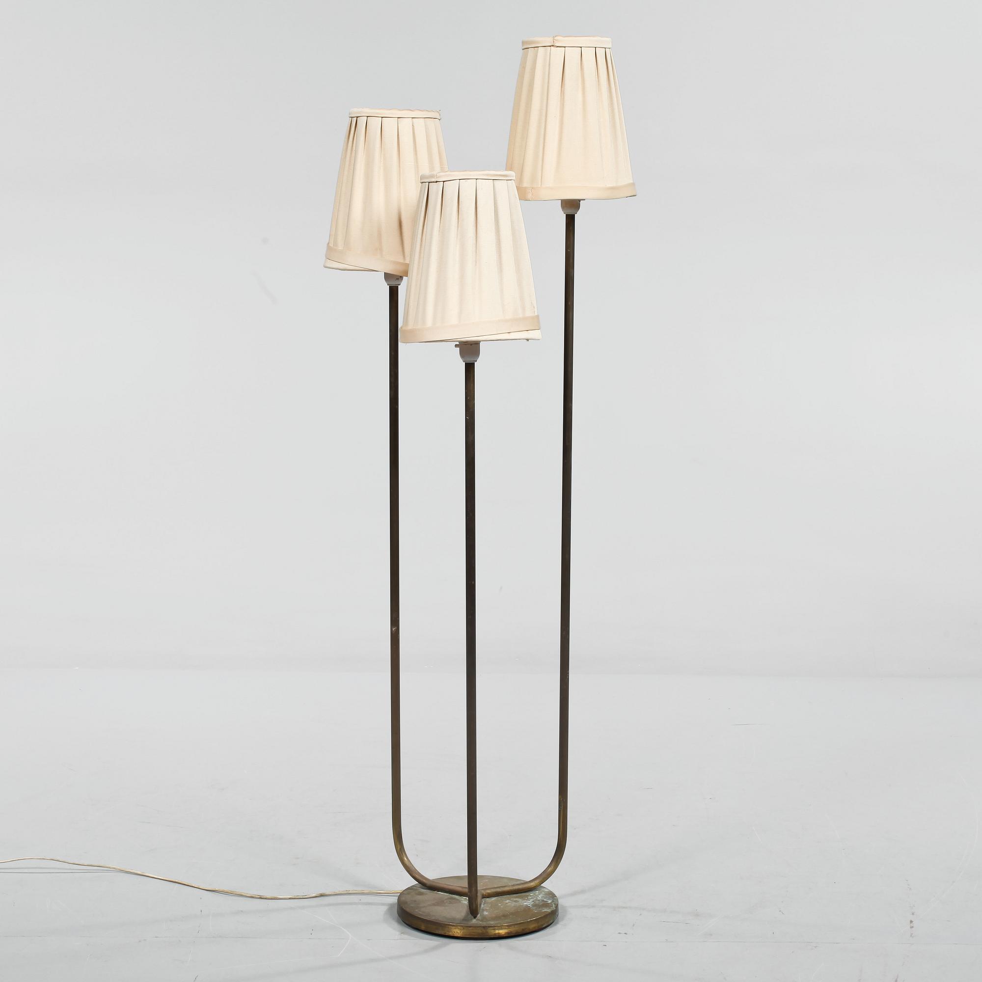 GOLVLAMPA, omkring 1900-talets mitt.