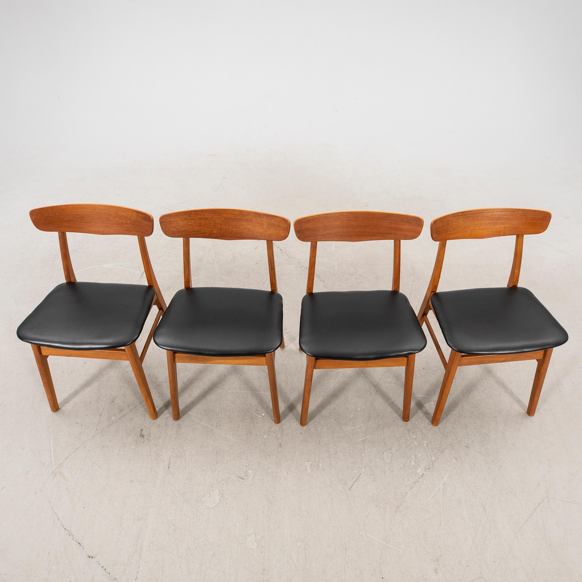 A set of four Mosbols teak chair from Findahls mobelfabrik 1960s.