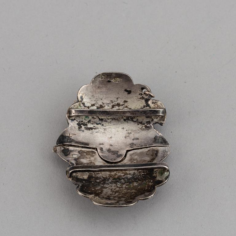 Armband samt bältespännen 2 st, silver och niello, icke identifierad mästarstämpel, bl a Kiev 1896-1908.