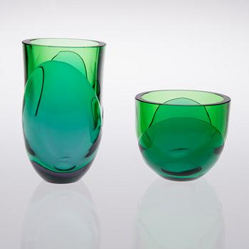 SKÅL och VAS, glas, "Blomma" Heikki Orvola, signerade Nuutajärvi Notsjö, 1970-tal.