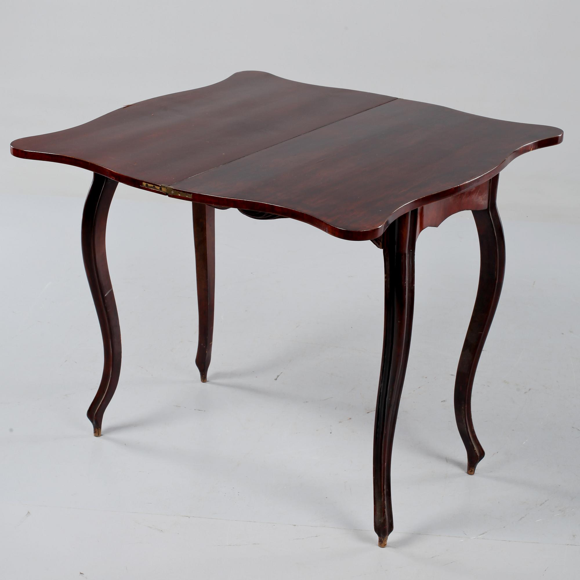 SPELBORD, nyrokoko, 1800-talets senare hälft.