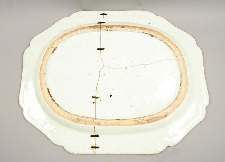 STEKFAT, porslin. Kina Qianlong, 1700-tal.