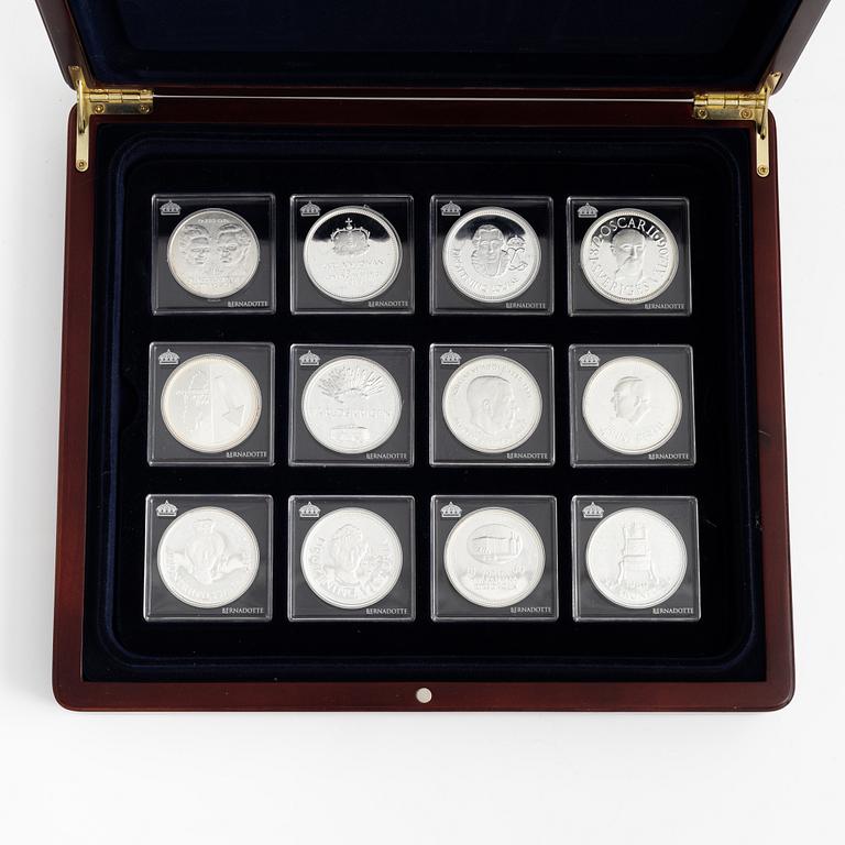 24 silver medals, 'Konungaätten Bernadotte', Mynthuset Sverige.