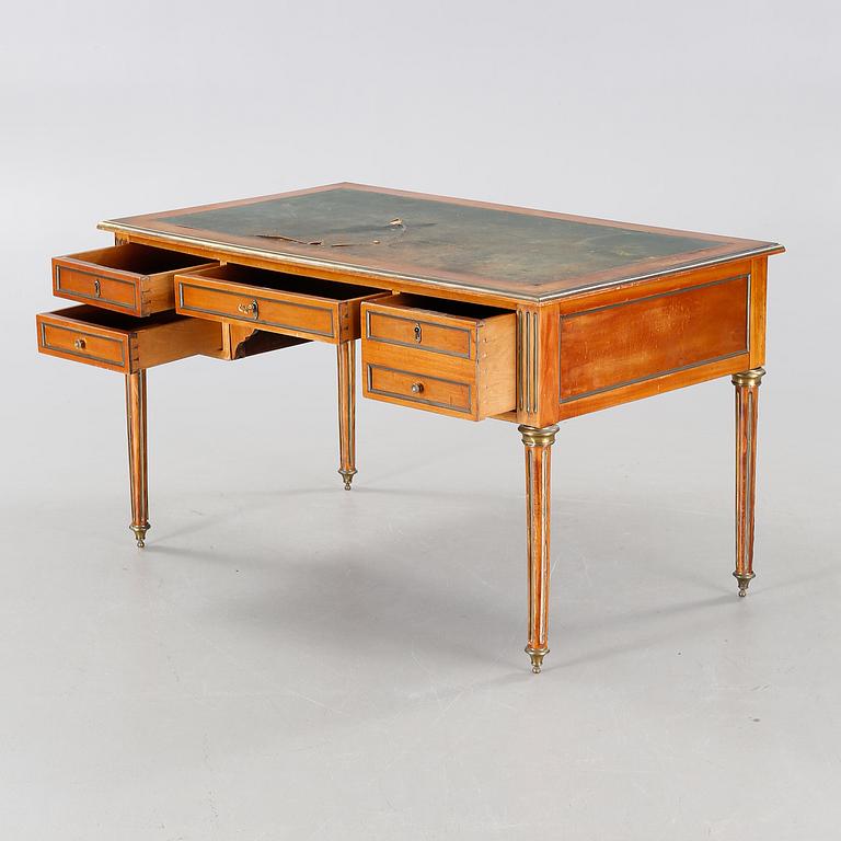 A writing desk, made around year 1900.