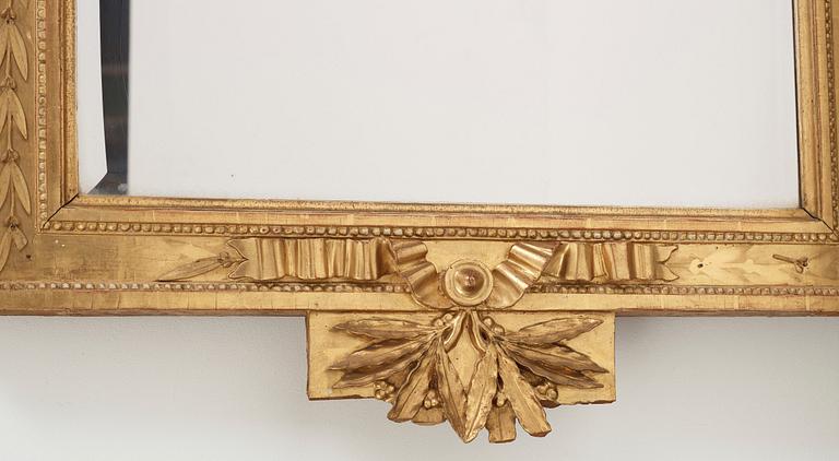 SPEGLAR, ett par, tillskrivna Pehr Ljung (1743-1819), bildhuggare i Stockholm. Gustavianska, 1780-tal.
