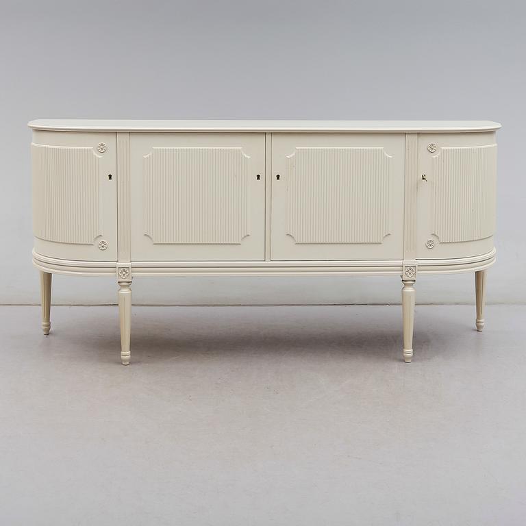 SIDEBOARD, gustaviansk stil, 1900-talets andra hälft.