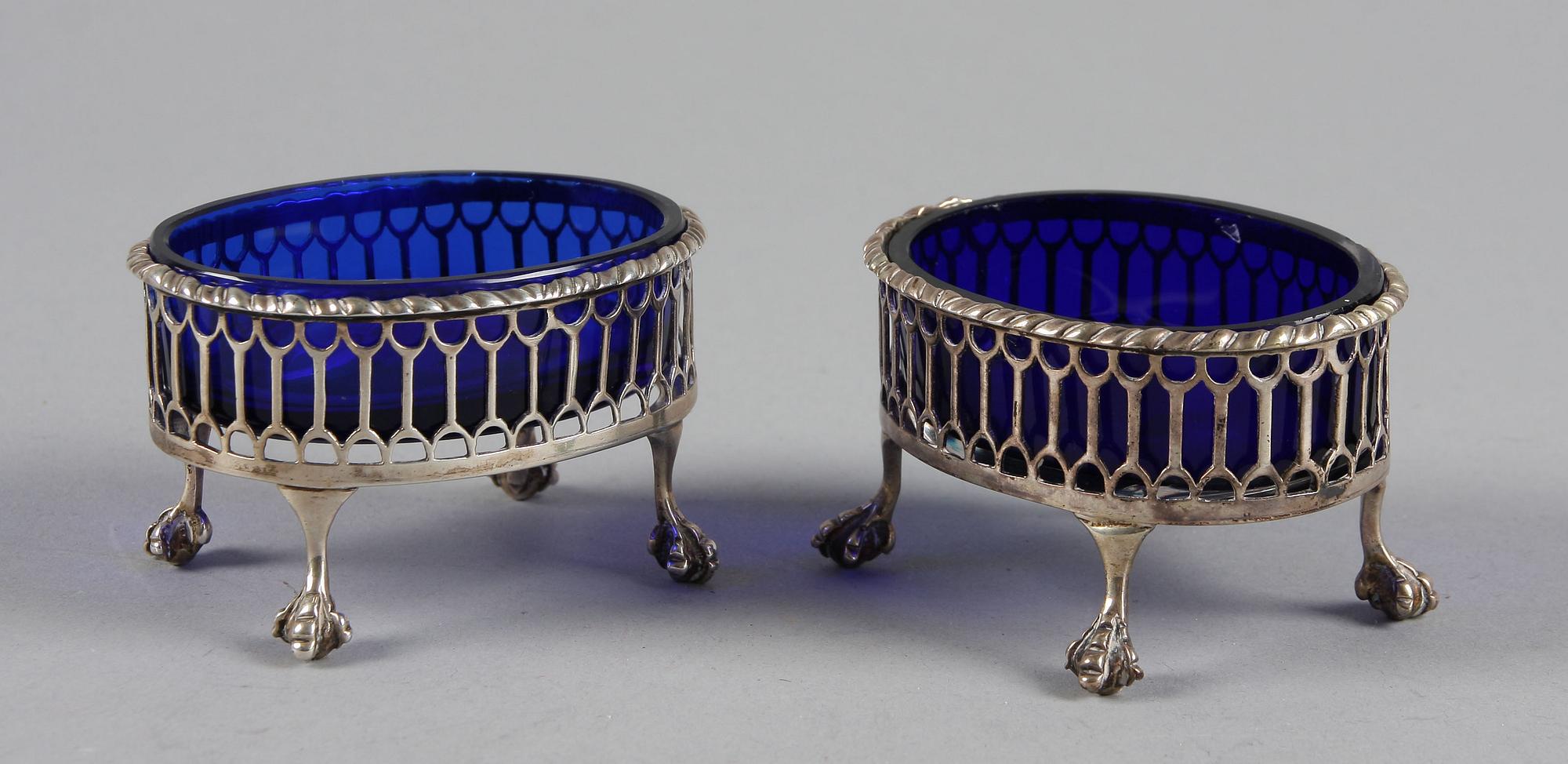 SALTKAR, ett par, silver, Fras Spilbury II, London, England, 1759-60.