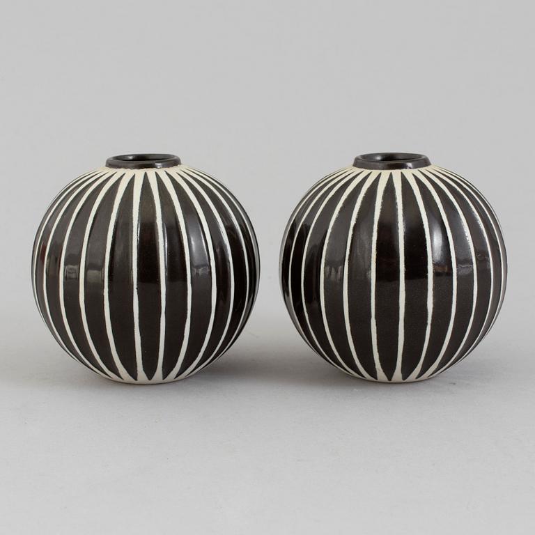A par of second half of the 20th century 'Domino' vases by Stig Lindberg.