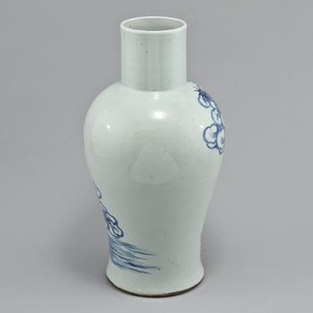 URNOR, ett par, porslin, Kina, 1800-tal.