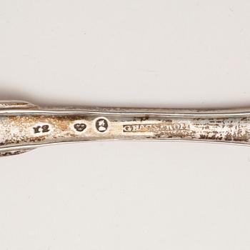 MATSKEDAR, 2 st, samt RAGUSKED. Silver. Bl a Gustaf Hagström Stockholm (1795-1809).  Tot ca 245 g.