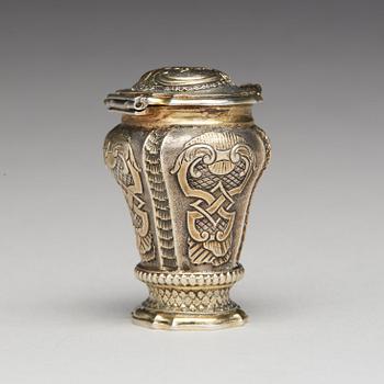 Paul G Zachun, luktdosa, silver, (verksam i Norrköping 1722-1753). Rokoko.