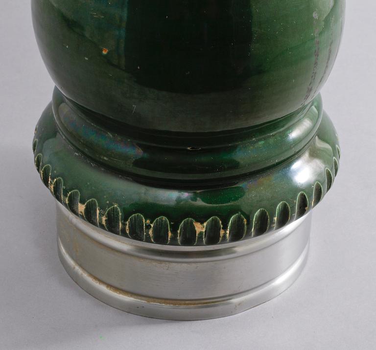 ÖLTAPP, keramik och vitmetall, 1900-talets slut.