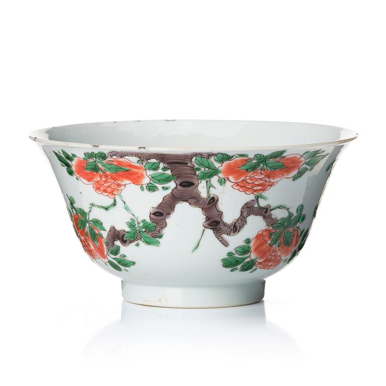 A famille verte bowl, Qing dynasty, Kangxi (1662-1722).