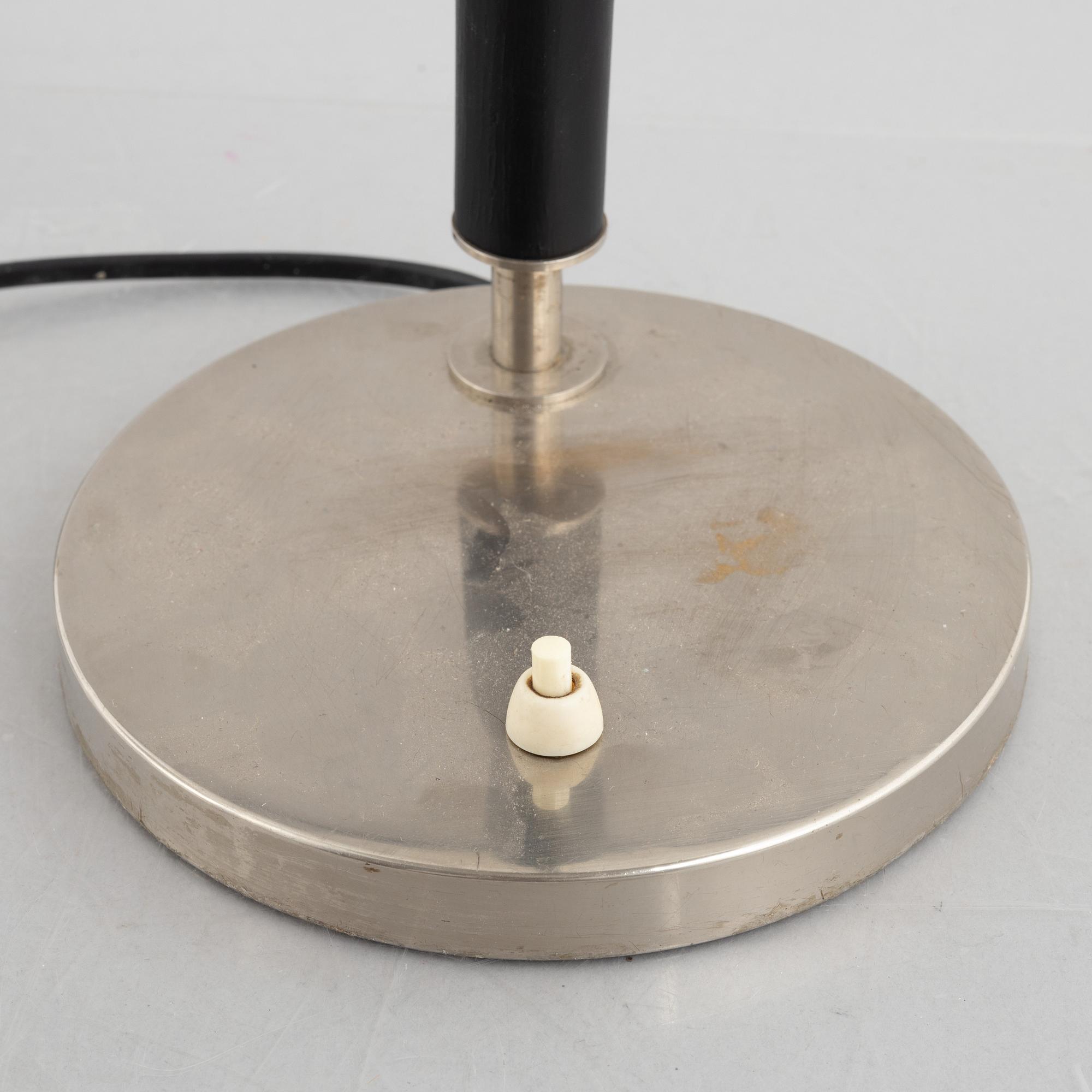 Harald Notini, a pair of desk top lamps, modell "15091 A", Arvid Böhlmarks Lampfabrik, Stockholm, 1930s.