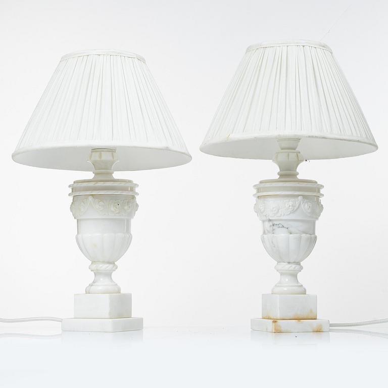 Bordslampor, ett par, alabaster, Italien, 1900-talets mitt.